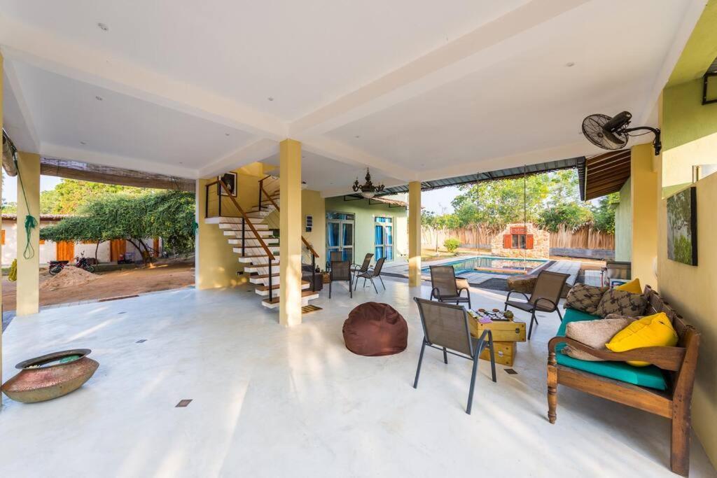 Forestville Yala Exteriér fotografie